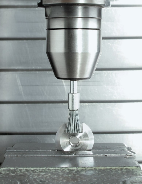 Afbeelding - https-www-ez-catalog-nl-Asset-647adccdc4b043398a3b022720edc7e1-ImageFullSize-Anwendung-Pinselbuerste-Schleifborsten-39363-jpg